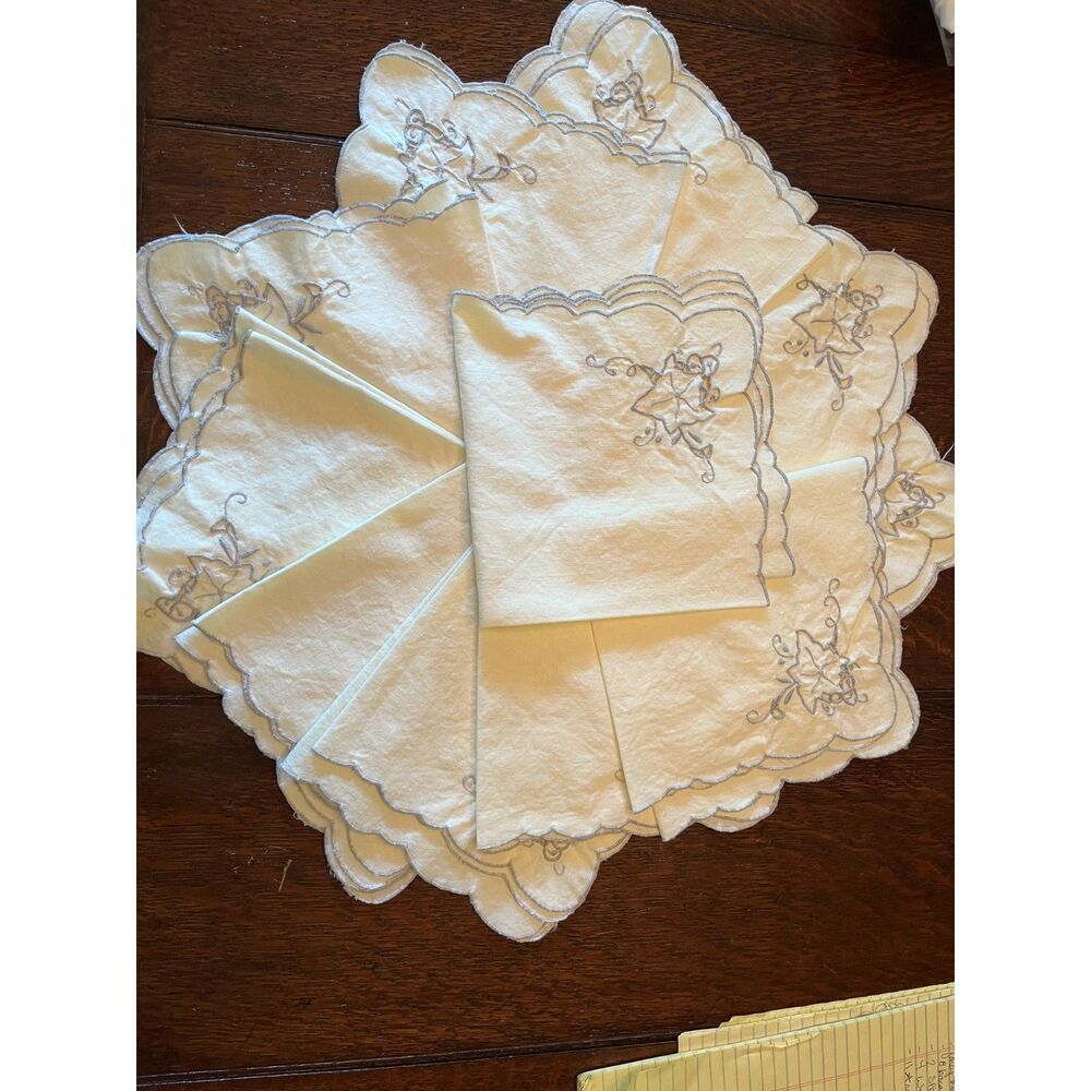 11 Vintage Embroidered Napkins Ivory Scalloped Edge Floral Romantic Table Linens